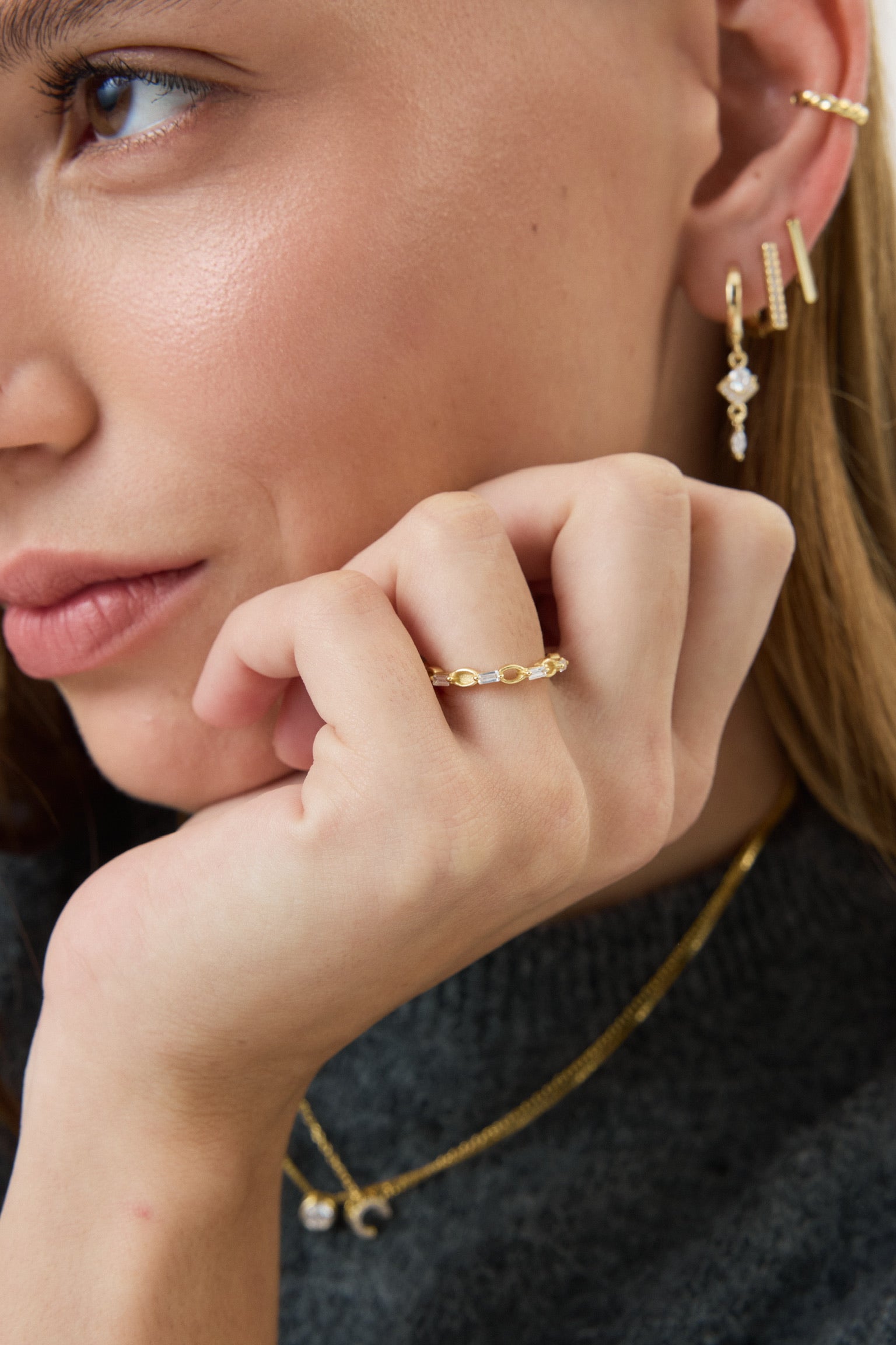 Anillo Ava Oval Gold
